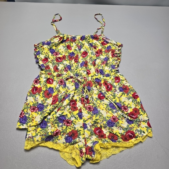 love by chesley yellow floral romper with side cutouts women's size large - Picture 13 of 13